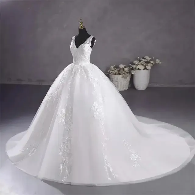 Classic V-neck Ball Gown Quinceañera Dress