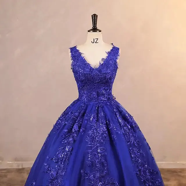 Classic V-neck Ball Gown Quinceañera Dress