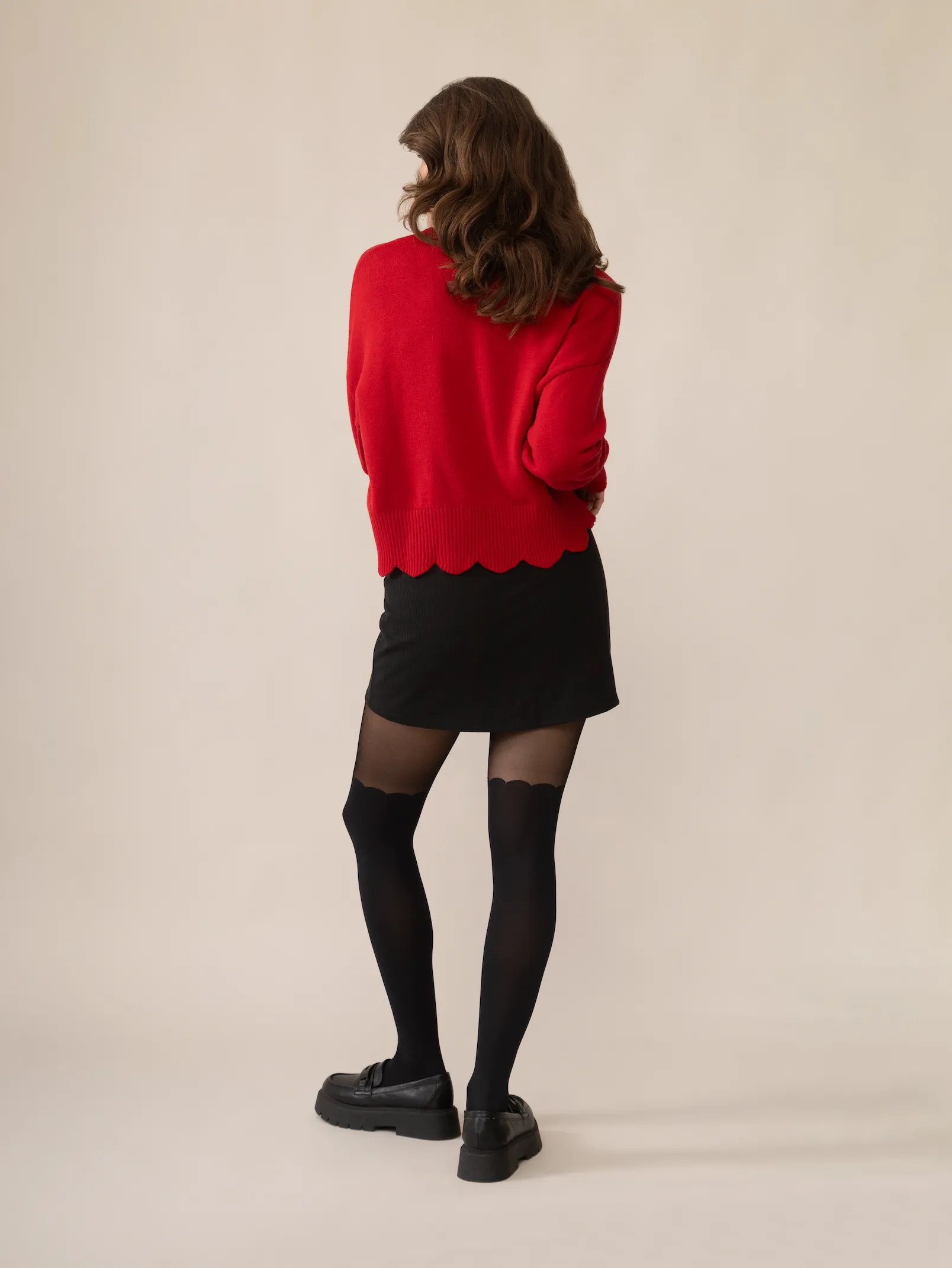 Scalloped Edge Pullover Responsible Merino in Crimson