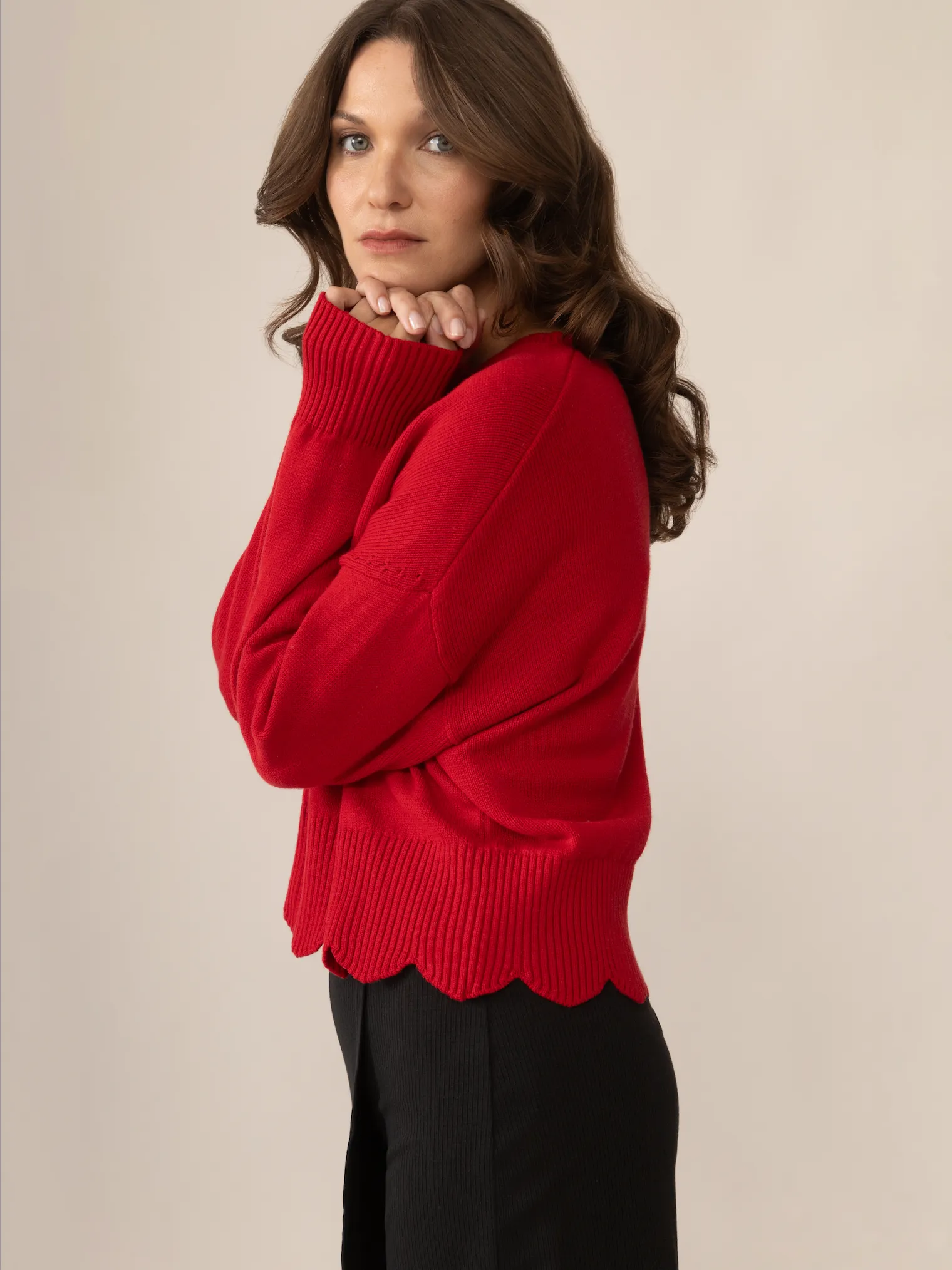 Scalloped Edge Pullover Responsible Merino in Crimson